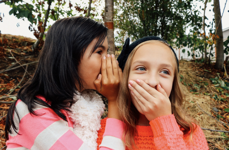 deux filles qui discute